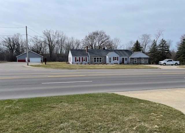 Property at 3153 W Hill Rd, Flint, MI 48532, 6 beds, 1.5 baths