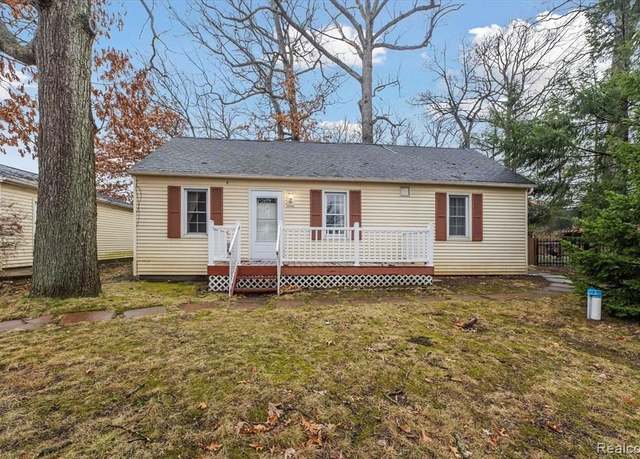 Property at 5988 Glen Echo Dr, Howell, MI 48843, 2 beds, 1.5 baths
