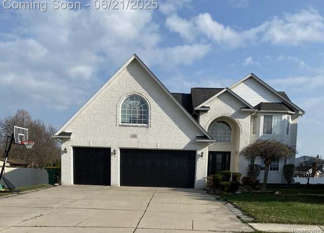 Property at 27363 Lilly Ct, Trenton, MI 48183, 3 beds, 2.5 baths