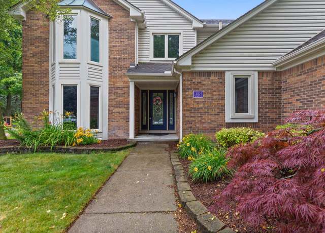 Property at 13824 Woodsett Ct, Shelby Twp, MI 48315, 4 beds, 2.5 baths