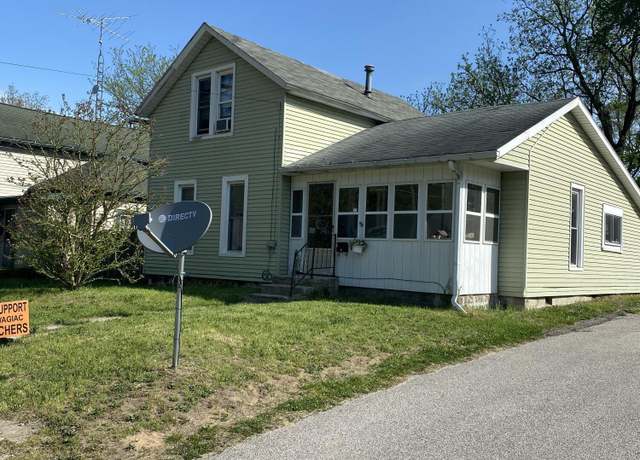 Property at 432 Chestnut St, Dowagiac, MI 49047, 2 beds, 1 bath