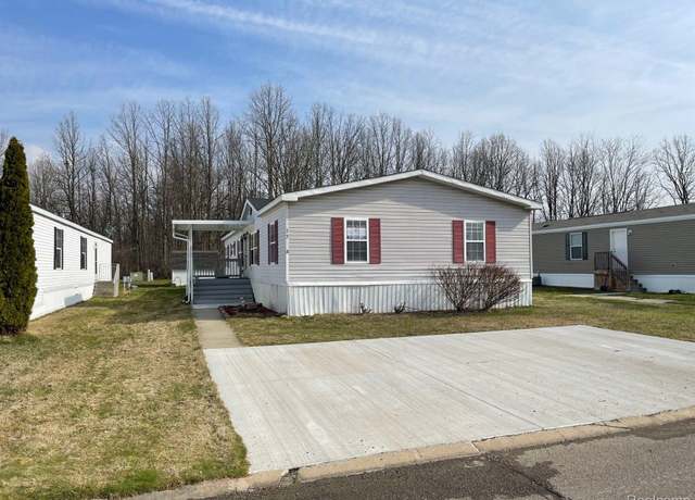 Property at 73 Grey Fox Ct, Grand Blanc, MI 48439, 3 beds, 2 baths