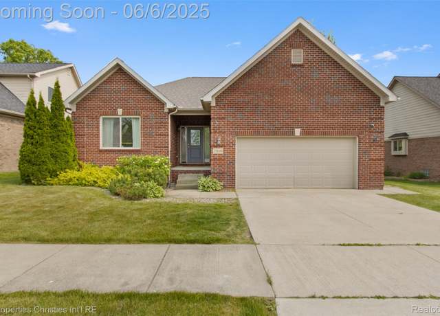 Property at 21109 Oak Ridge Dr, Clinton Township, MI 48036, 3 beds, 2 baths