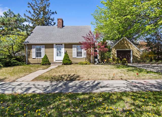 Property at 3300 Eastham Rd, Dearborn, MI 48120, 2 beds, 1.5 baths