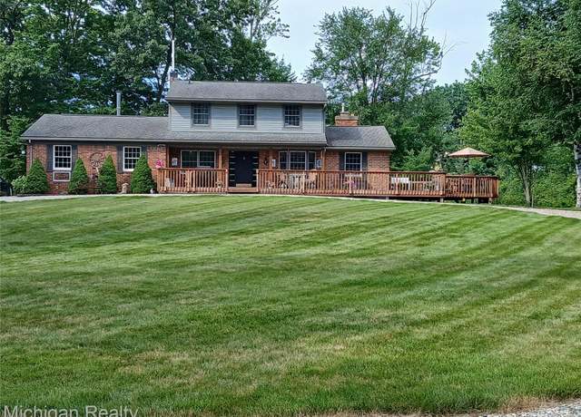 Property at 3281 Meadow Ln, White Lake, MI 48383, 3 beds, 2.5 baths