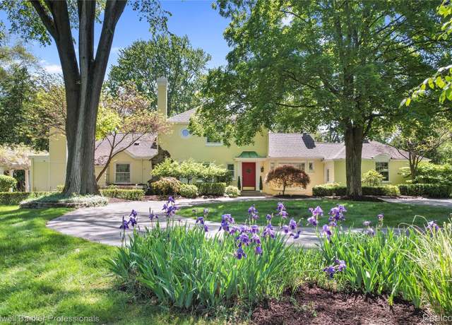 Property at 19905 Beverly Rd, Beverly Hills Village, MI 48025, 3 beds, 3.5 baths