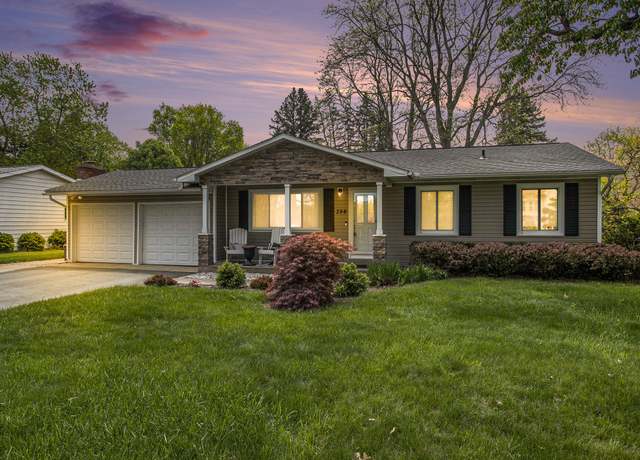 Property at 356 Golden Ave, Battle Creek, MI 49015, 4 beds, 2.5 baths