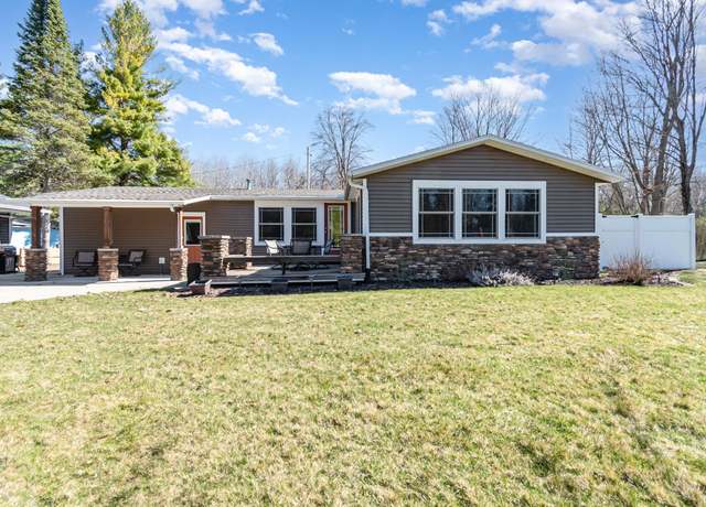 Property at 3901 W Thendara Dr, Gladwin, MI 48624, 5 beds, 2 baths