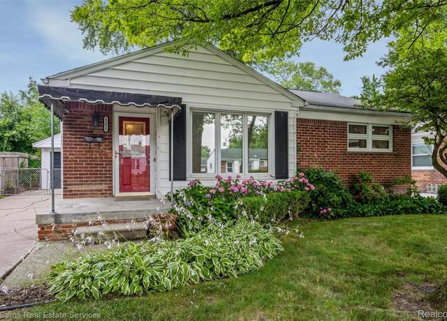 Property at 22615 Carolina St, Saint Clair Shores, MI 48080, 3 beds, 1 bath