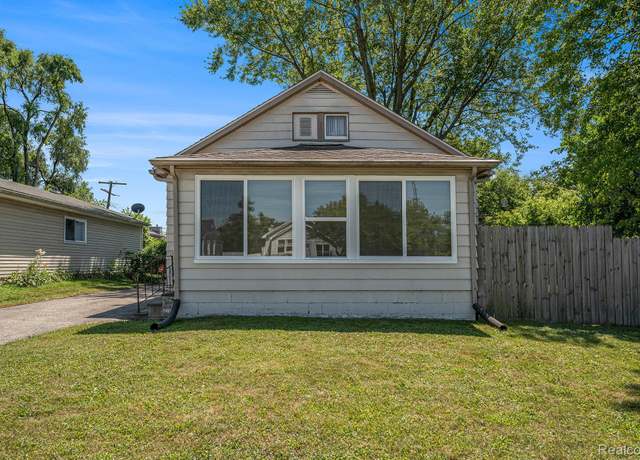 Property at 25 W Brooklyn Ave, Pontiac, MI 48340, 2 beds, 2 baths
