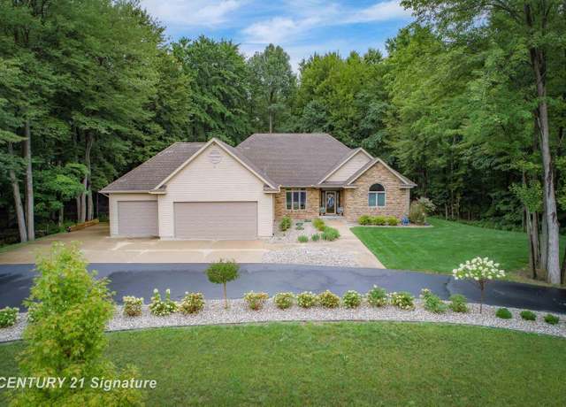 Property at 2262 N Rolling Ridge Dr, Larkin Charter Township, MI 48642, 4 beds, 3.5 baths