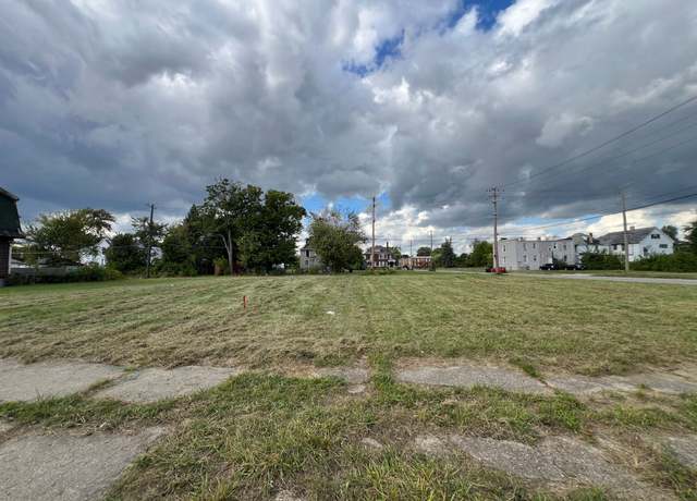 Property at 355 Leicester Ct, Detroit, MI 48202