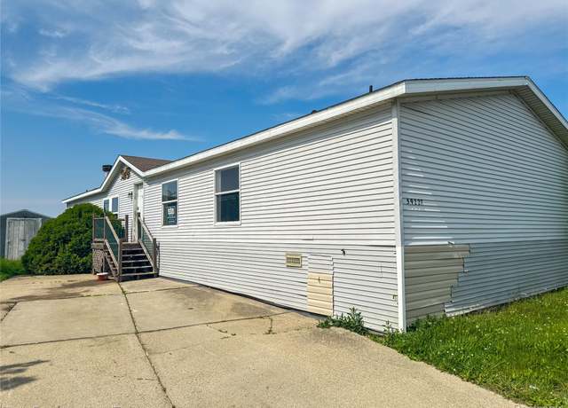 Property at 59227 Lewis Ln Ln, New Haven, MI 48048, 3 beds, 2 baths