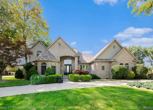 Property at 9020 Huron Bluffs Dr, White Lake, MI 48386, 4 beds, 3.5 baths