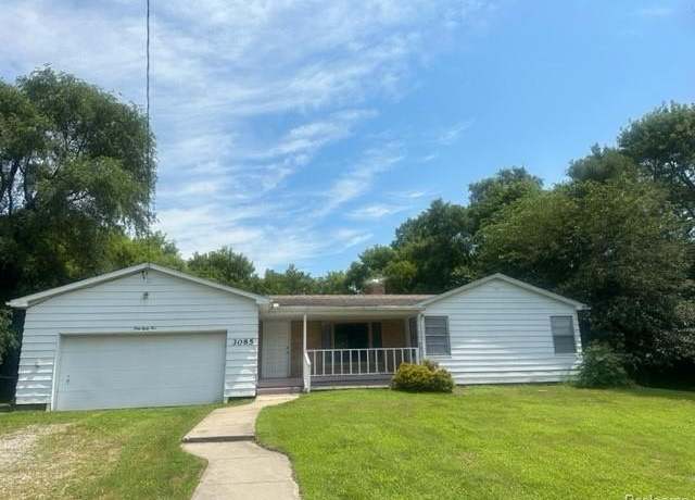 Property at 3085 S Center Rd, Burton, MI 48519, 3 beds, 1.5 baths