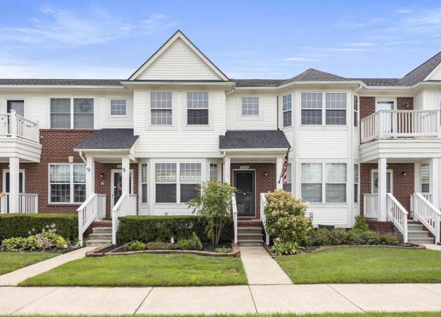 Property at 53754 Traditional Dr, Chesterfield Township, MI 48051, 2 beds, 2.5 baths