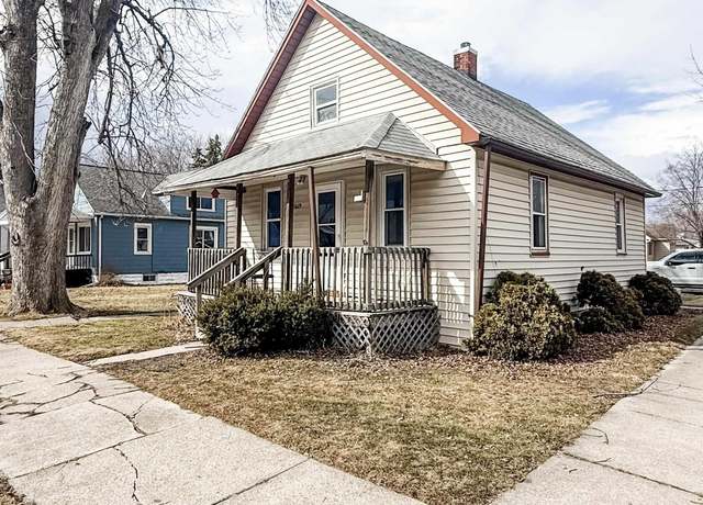 Property at 1609 Fremont Ave, Bay City, MI 48708, 3 beds, 1 bath