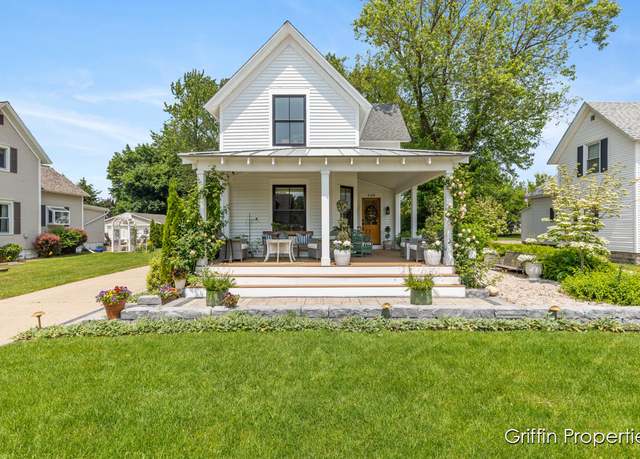Property at 339 W Main Ave, Zeeland, MI 49464, 3 beds, 2 baths