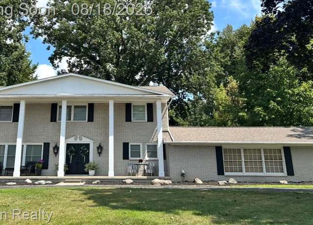 Property at 1273 Kennebec Rd, Grand Blanc, MI 48439, 4 beds, 2.5 baths