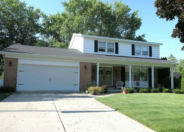 Property at 929 Mill St, Alma, MI 48801, 4 beds, 2.5 baths