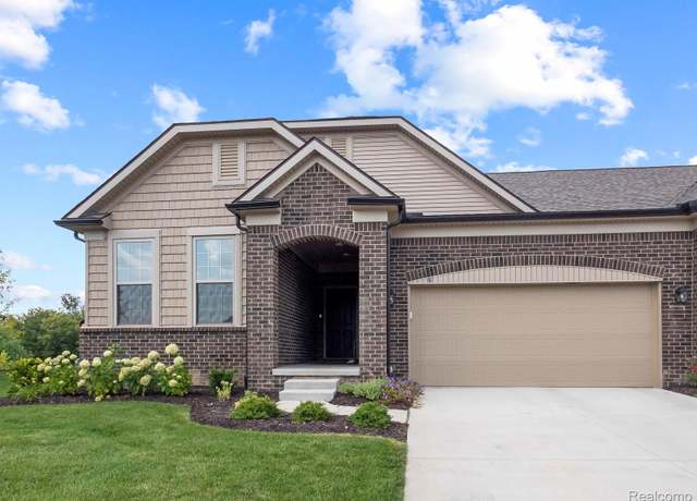 Property at 811 Kelpie Dr, Pittsfield Charter Township, MI 48108, 2 beds, 2 baths