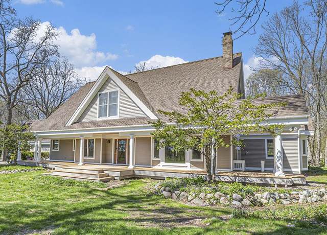 Property at 1040 Sargent Ave SE, Ada, MI 49301, 4 beds, 3.5 baths