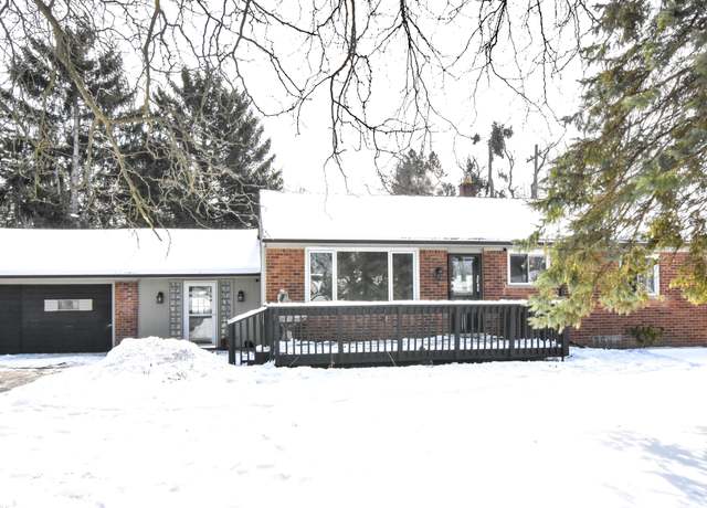 Property at 1406 N Pontiac Trl, Walled Lake, MI 48390, 3 beds, 2 baths