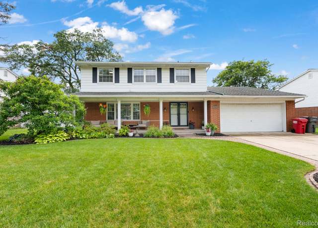 Property at 16368 Festian Dr, Clinton Twp, MI 48035, 4 beds, 2.5 baths