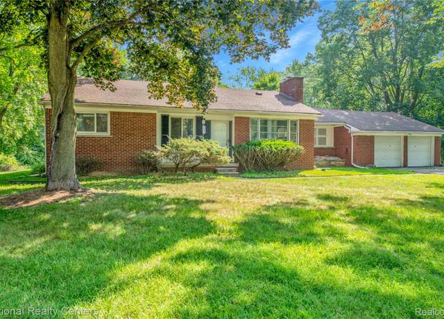 Property at 23500 Oliver Ct, Southfield, MI 48033, 3 beds, 2 baths