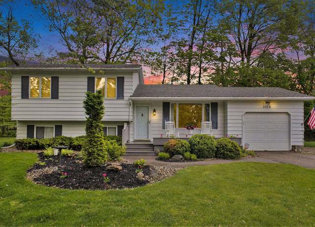 Property at 2210 Inglewood Ter, Owosso, MI 48867, 3 beds, 1.5 baths