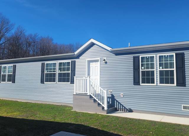 Property at 884 Ottawa Ct #7, Charlotte, MI 48813, 3 beds, 2 baths