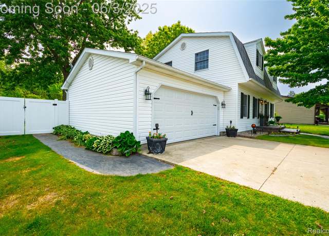 Property at 527 Montana St, Marysville, MI 48040, 4 beds, 2 baths