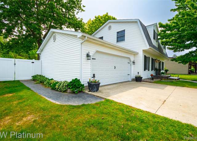Property at 527 Montana St, Marysville, MI 48040, 4 beds, 2 baths