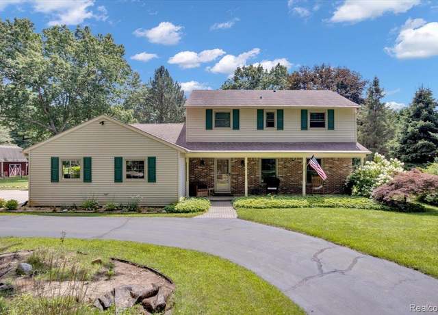 Property at 6577 Oak Hill Rd, Ortonville, MI 48462, 4 beds, 2.5 baths