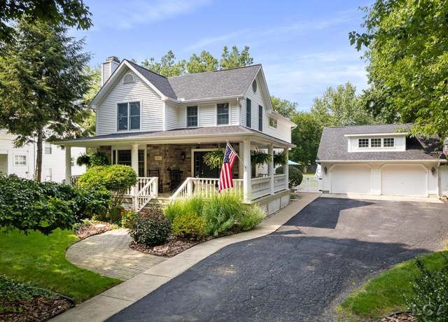 Property at 942 Lincoln Ave, Adrian, MI 49221, 3 beds, 2.5 baths