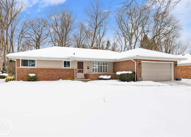 Property at 519 Anita Ave, Grosse Pointe Woods, MI 48236, 3 beds, 3 baths