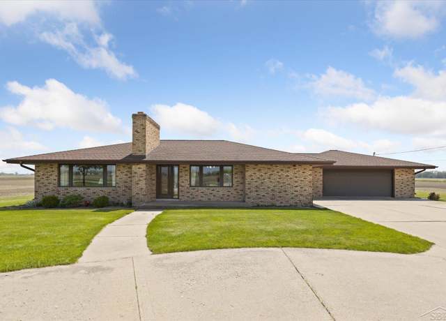 Property at 280 E Nebobish Rd, Essexville, MI 48732, 4 beds, 2 baths