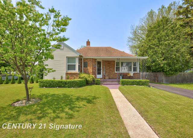 Property at 2016 Michigan Ave, Bay City, MI 48708, 3 beds, 1.5 baths