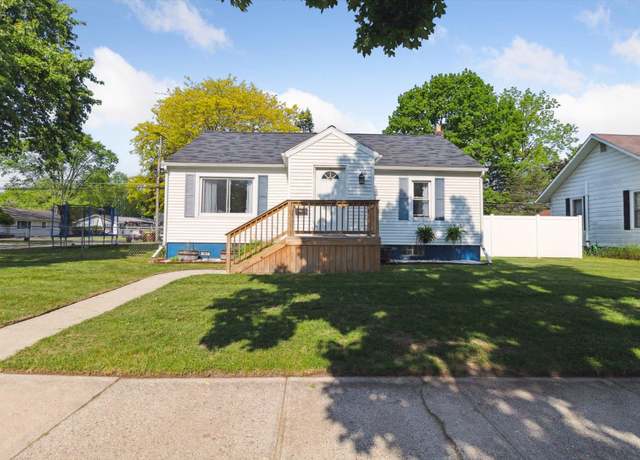 Property at 140 S State St, Alma, MI 48801, 4 beds, 1.5 baths