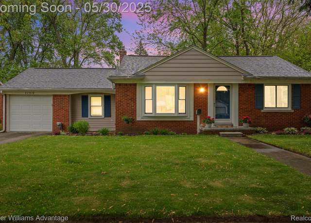 Property at 22810 Lilac St, Farmington, MI 48336, 2 beds, 1 bath