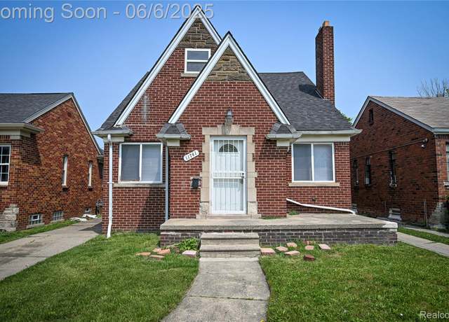 Property at 11741 Kenmoor St, Detroit, MI 48205, 3 beds, 1.5 baths