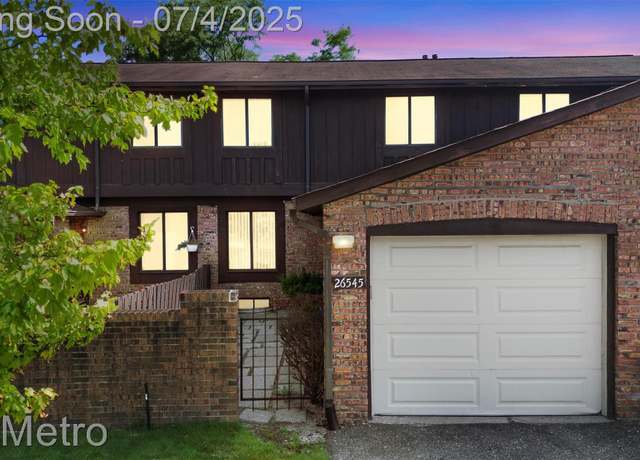 Property at 26545 Summerdale Dr, Southfield, MI 48033, 3 beds, 2.5 baths