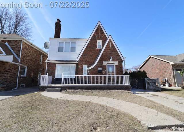 Property at 7625 E Morrow Circle Cir, Dearborn, MI 48126, 5 beds, 2.5 baths