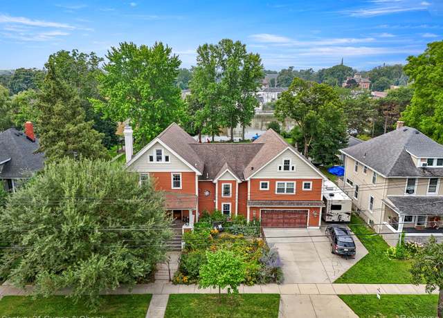 Property at 404 E Elm Ave, Monroe, MI 48162, 4 beds, 2.5 baths