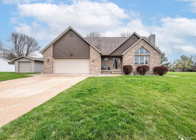 Property at 3074 W Northmor Dr, Adrian, MI 49221, 3 beds, 3 baths