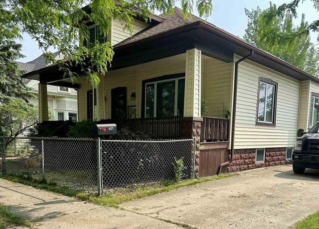 Property at 607 Fraser St, Bay City, MI 48708, 3 beds, 1.5 baths