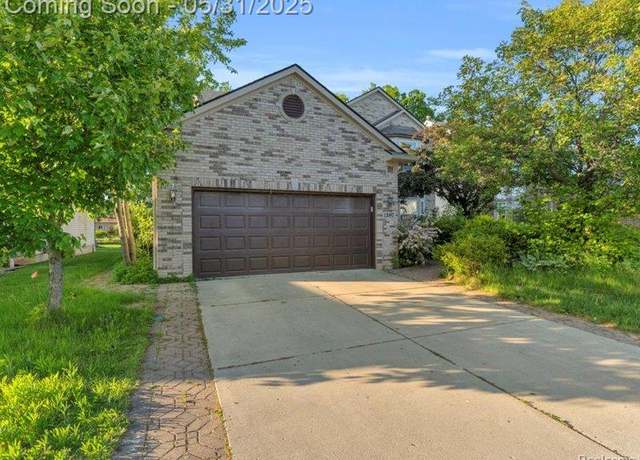 Property at 1387 Hartland Dr, Troy, MI 48083, 4 beds, 2.5 baths