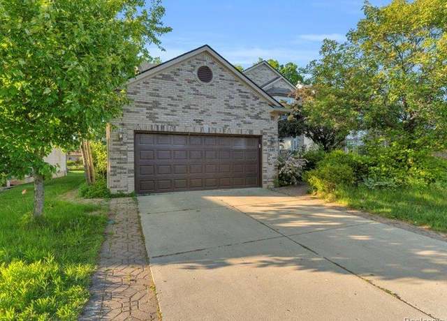 Property at 1387 Hartland Dr, Troy, MI 48083, 4 beds, 2.5 baths