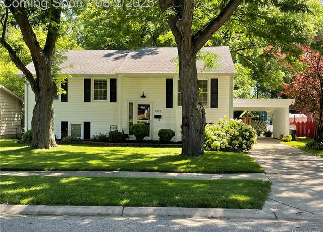Property at 2852 Maple St, Port Huron, MI 48060, 3 beds, 1.5 baths