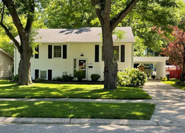 Property at 2852 Maple St, Port Huron, MI 48060, 3 beds, 1.5 baths